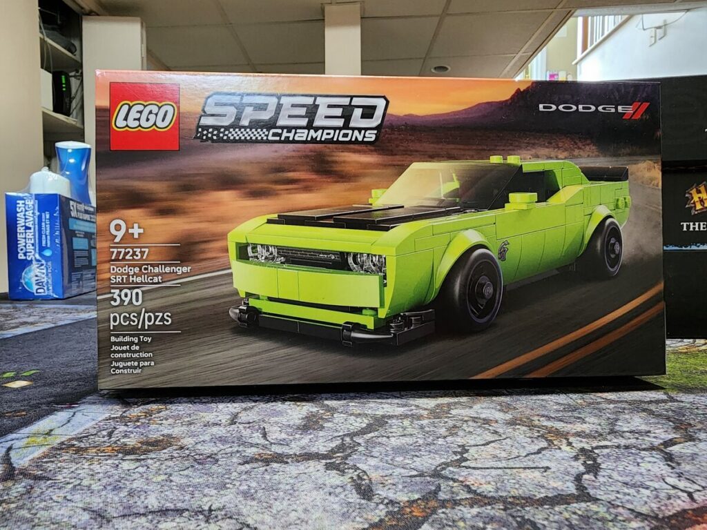 Des LEGO au bon ratio: Dodge Challenger SRT Hellcat